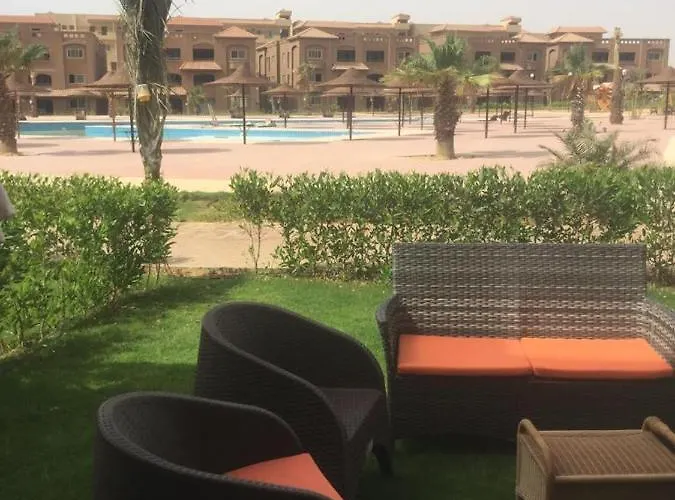 قرية ماليبو - العين السخنة *