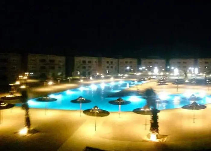 قرية ماليبو - العين السخنة *